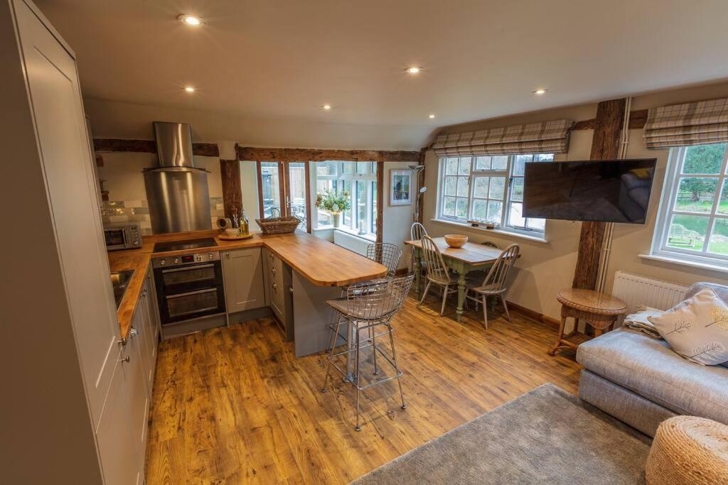 Halfmoon Lodge @ Knights Hole Wheelchair Access Cranbrook Exteriér fotografie