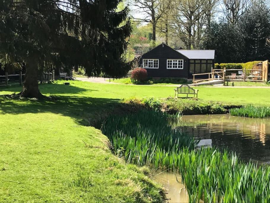 Halfmoon Lodge @ Knights Hole Wheelchair Access Cranbrook Exteriér fotografie